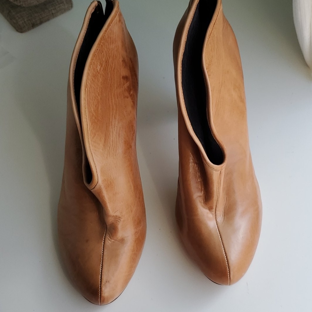 Vince Camuto Bootie